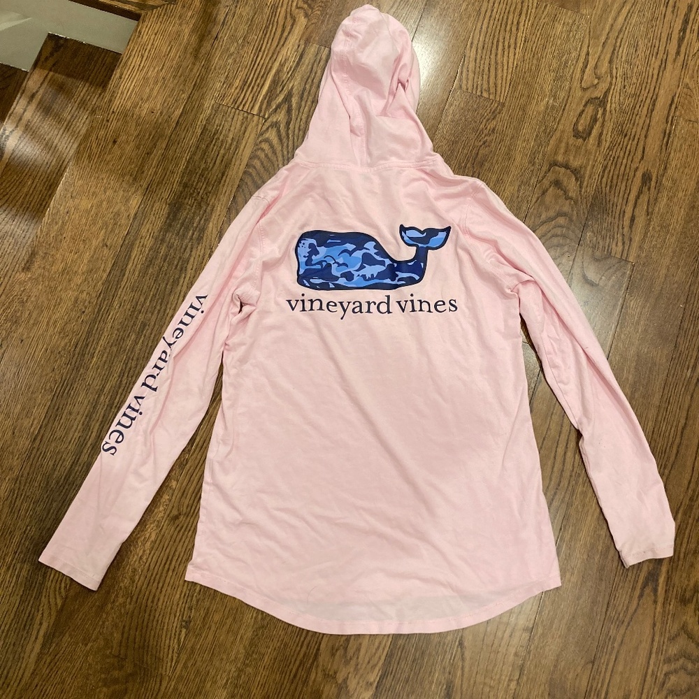 Pink hooded vineyard vines shirt xs